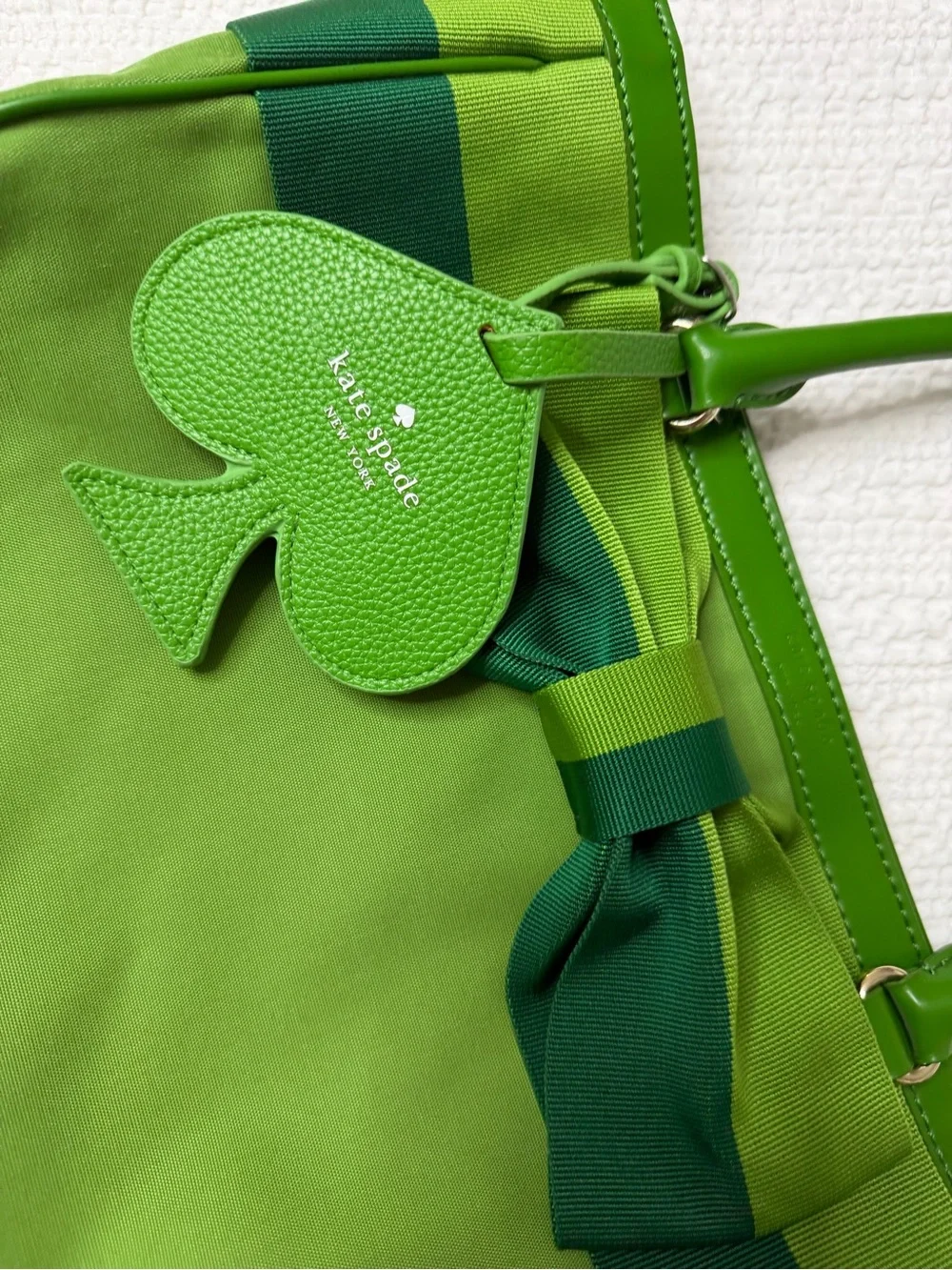 kate spade Adorable Green New York Bow Tote Bag with New Travel Spade Tag